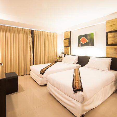 Crystal Inn Phuket Exterior photo