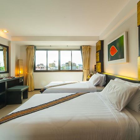 Crystal Inn Phuket Exterior photo