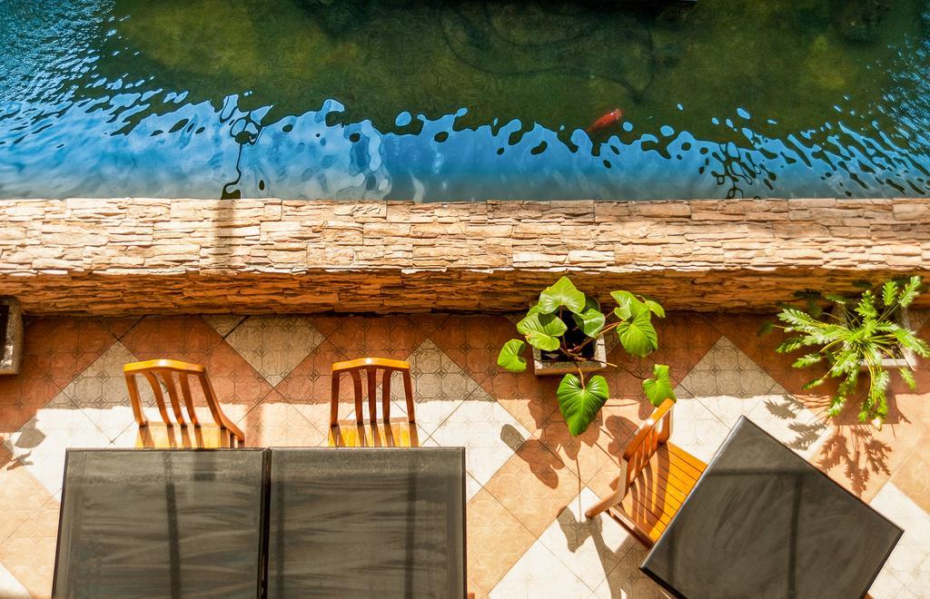 Crystal Inn Phuket Exterior photo
