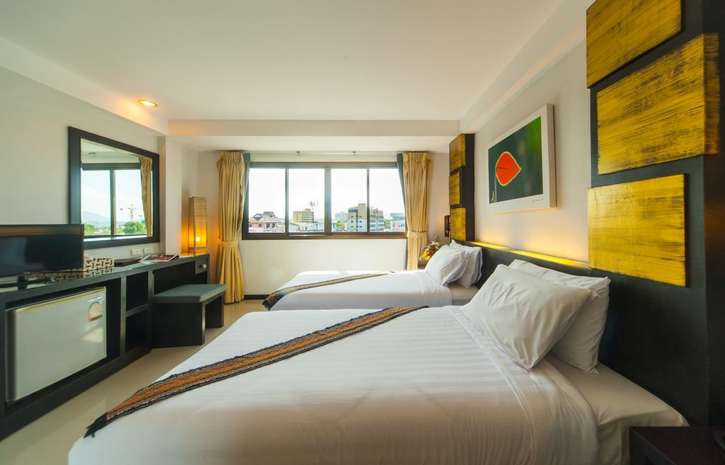 Crystal Inn Phuket Exterior photo