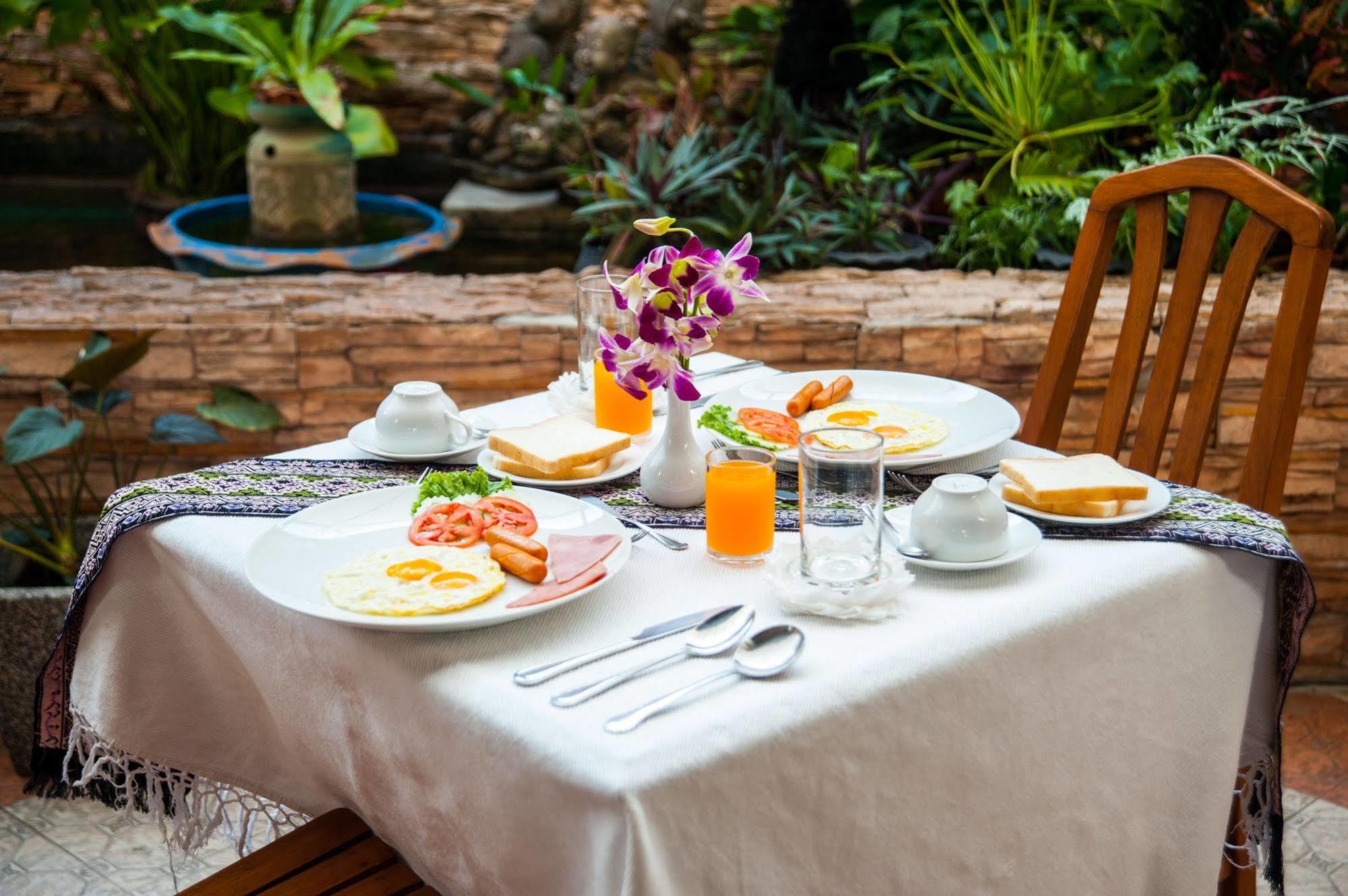 Crystal Inn Phuket Exterior photo