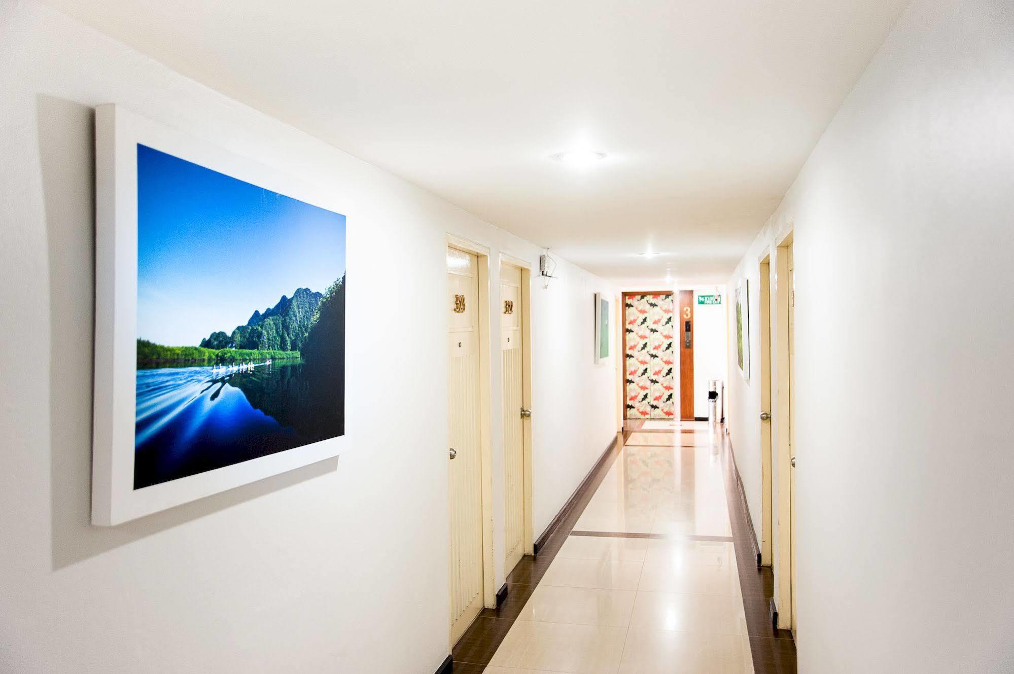 Crystal Inn Phuket Exterior photo